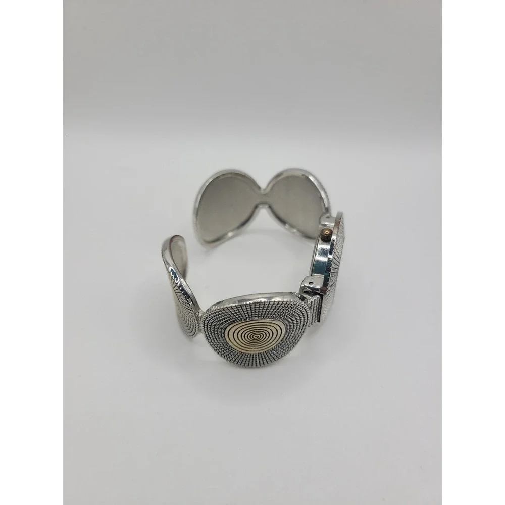 Geneva Silver Tone Cuff‎ Bangle Quartz Watch White Dial Textured Hinged Bracelet